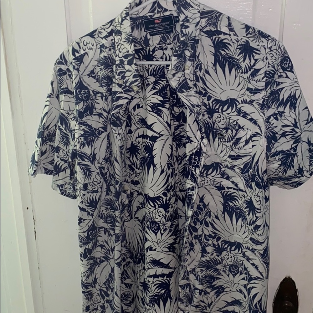 Vineyard vine button up